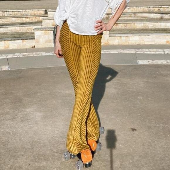 Free People Slim Pull-On Ribbed Velvet Velour Flare Pant Untold Gold Size Small - Picture 3 of 7